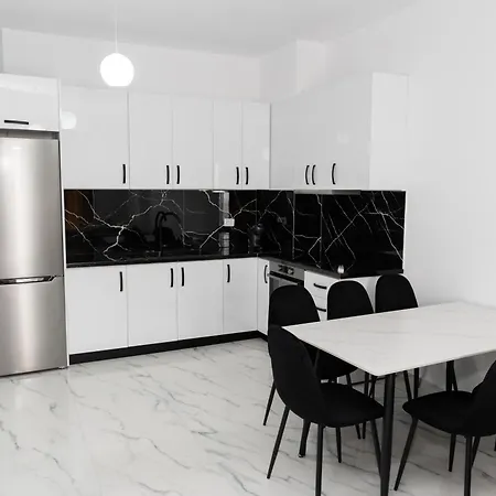 Bright Modern Seaview Apartment *