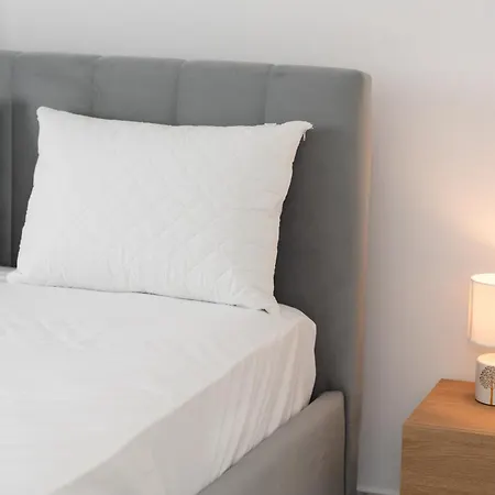 Bright Modern Seaview Apartment Sarande